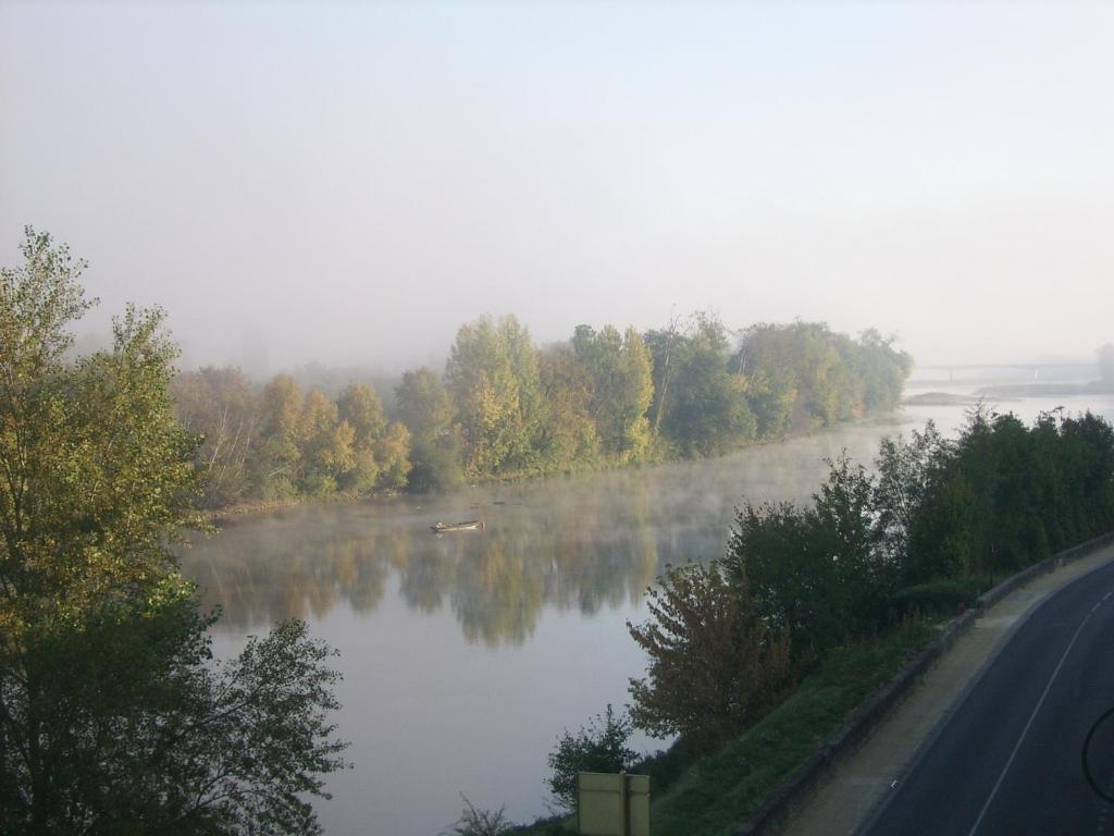 Les Fleurons B&B Amboise Bilik gambar