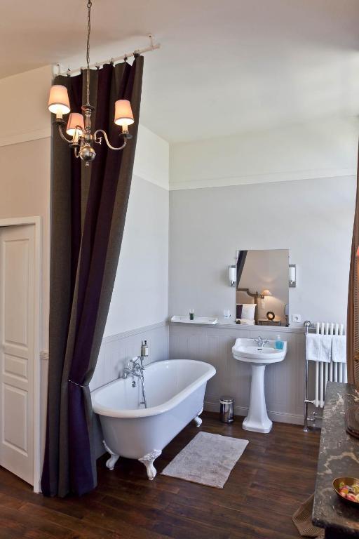 Les Fleurons B&B Amboise Bilik gambar